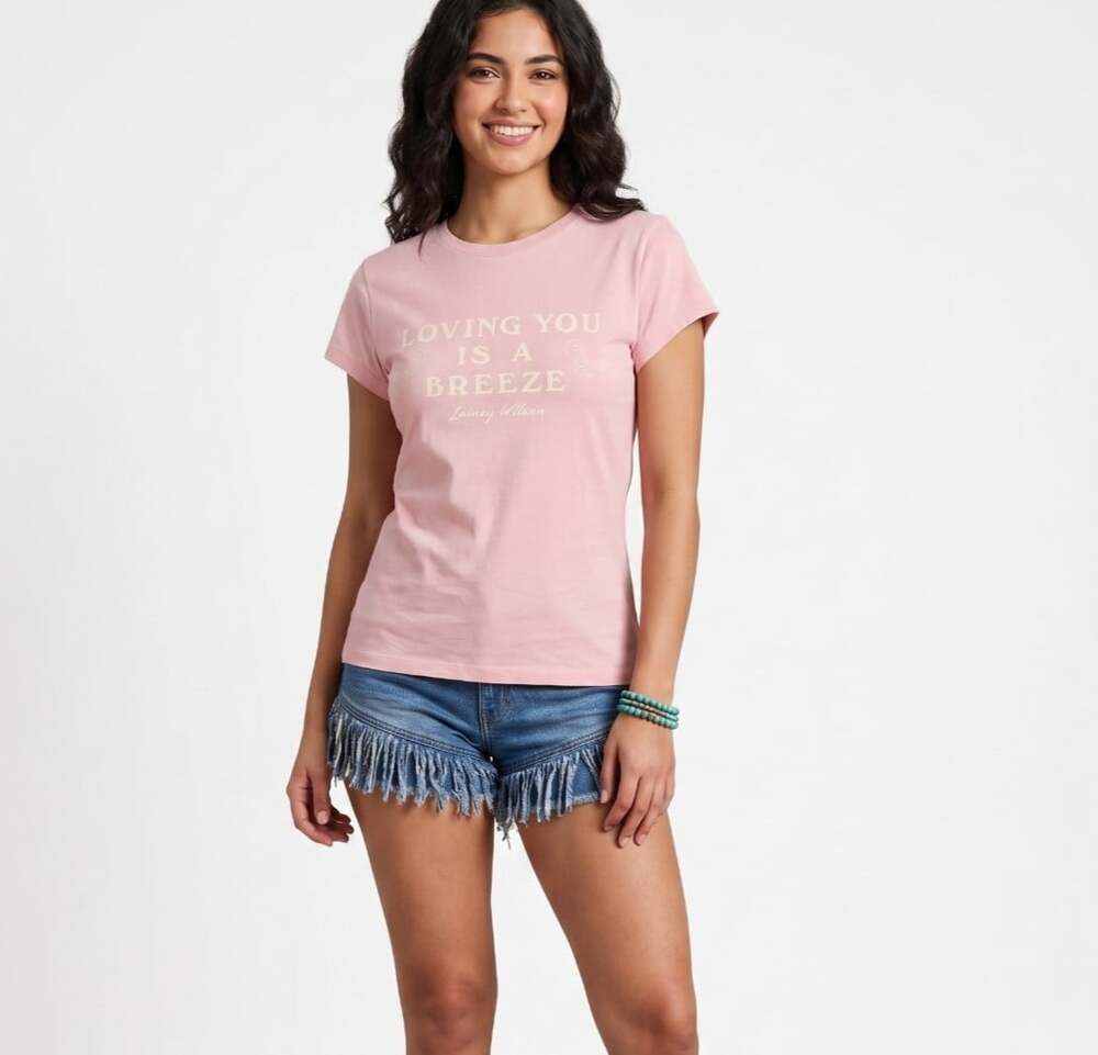 Lainey Wilson Wrangler Loving You Is A Breeze Graphic T Shirt Pink Size L NWT